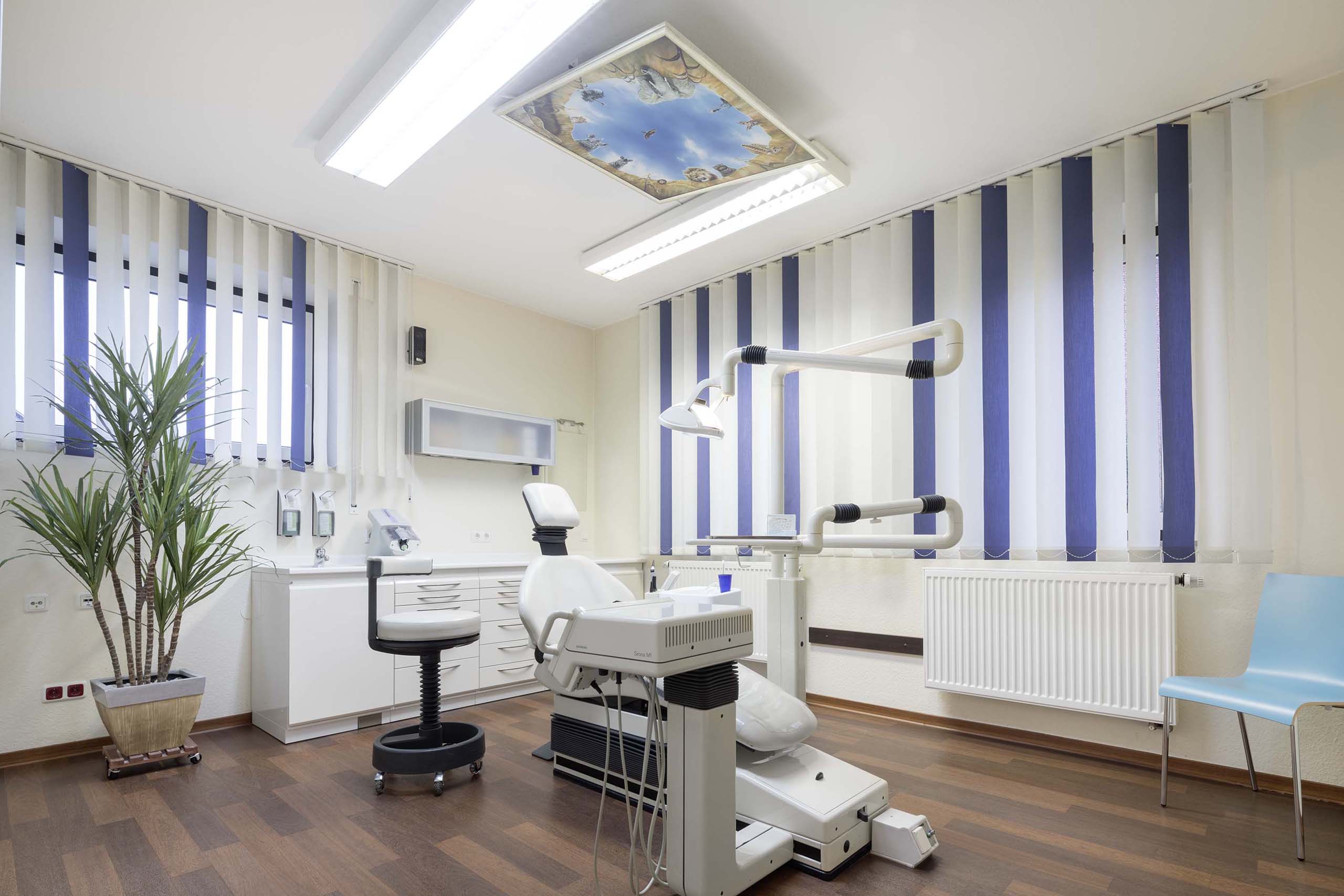 Behandlungszimmer_2 - Zahnarztpraxis Dr. Gordon Schroeder in Lengerich