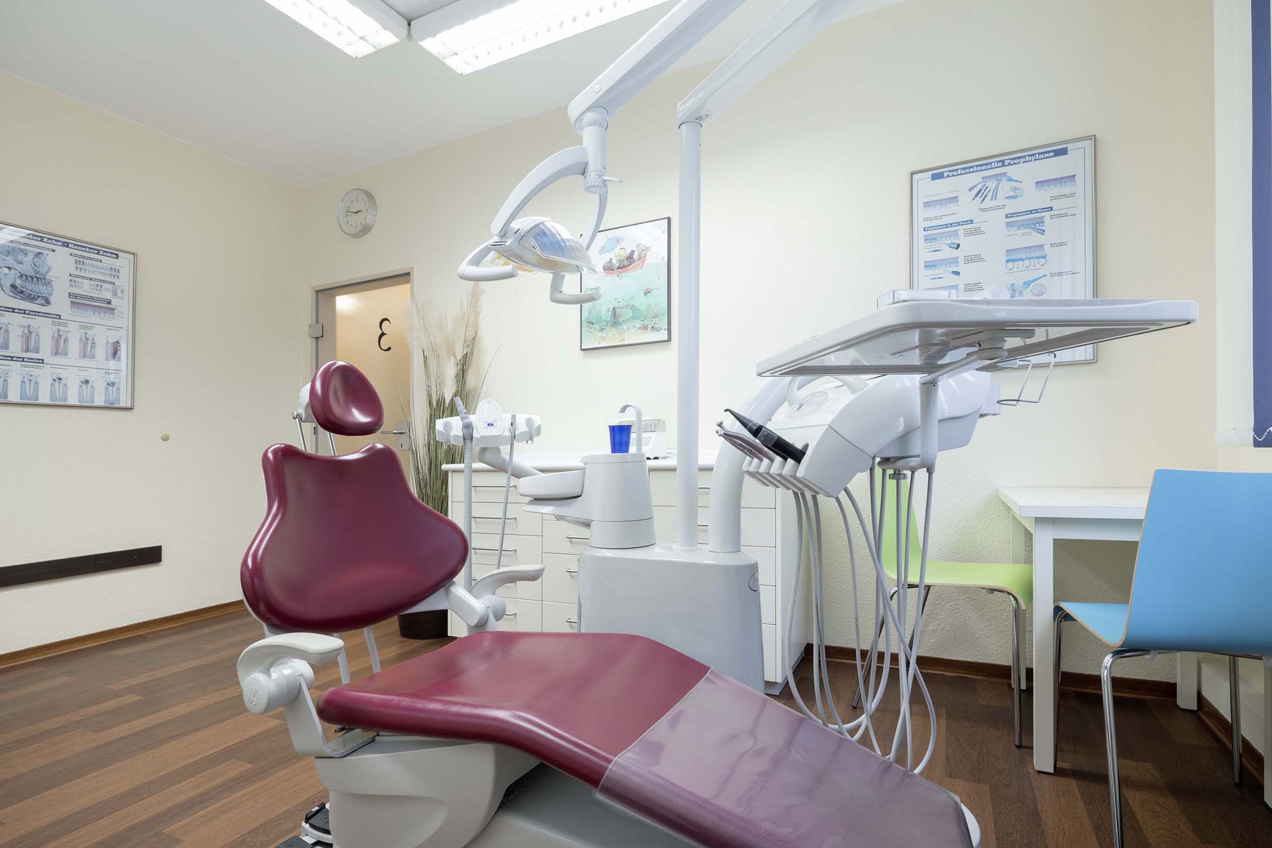 Behandlungszimmer_3 - Zahnarztpraxis Dr. Gordon Schroeder in Lengerich